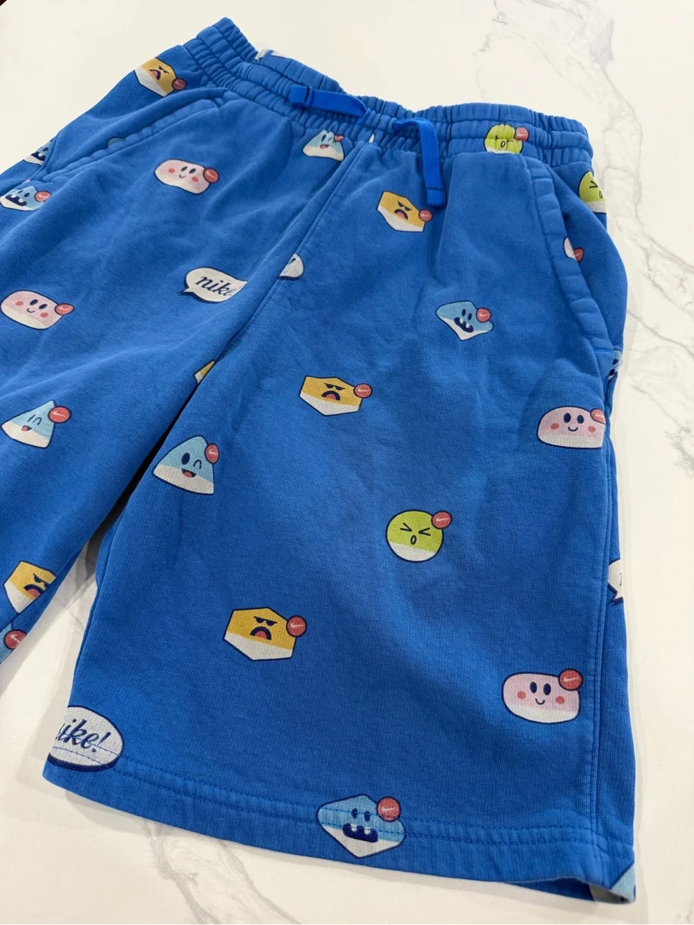 Nike Sportswear Club Airmoji Emoji Fleece Shorts Boys XL Blue